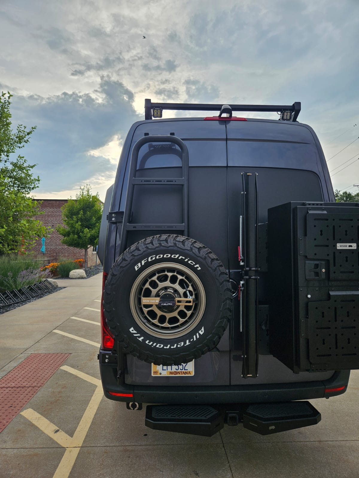 Tire Carrier & Ladder Combo for MAN TGE