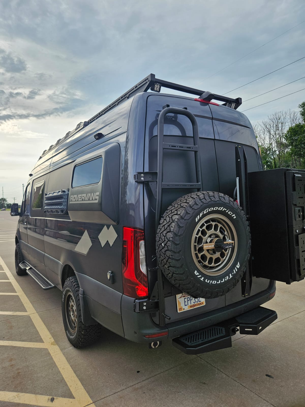 Tire Carrier & Ladder Combo for MAN TGE
