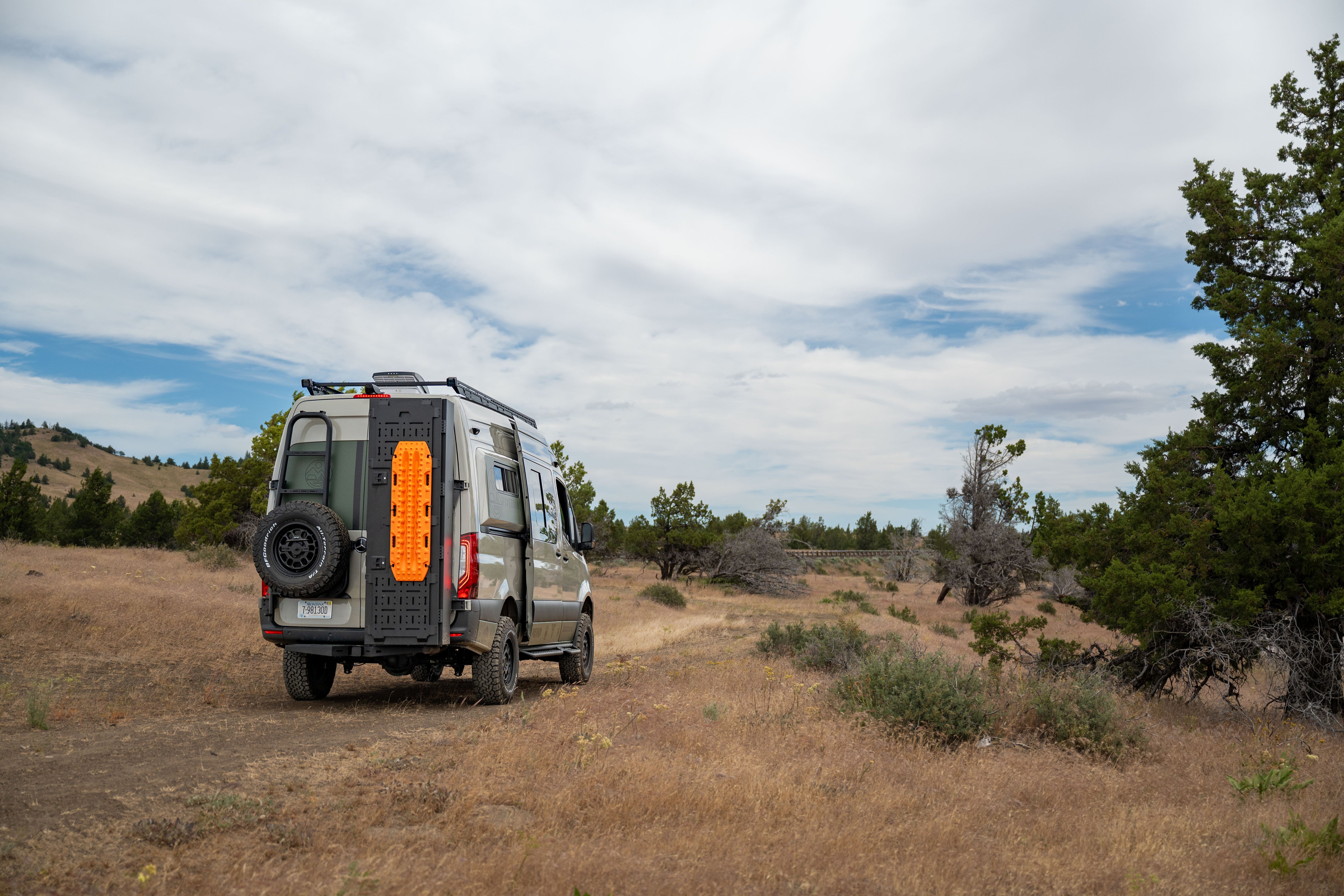 Tire Carrier & Ladder Combo for MAN TGE